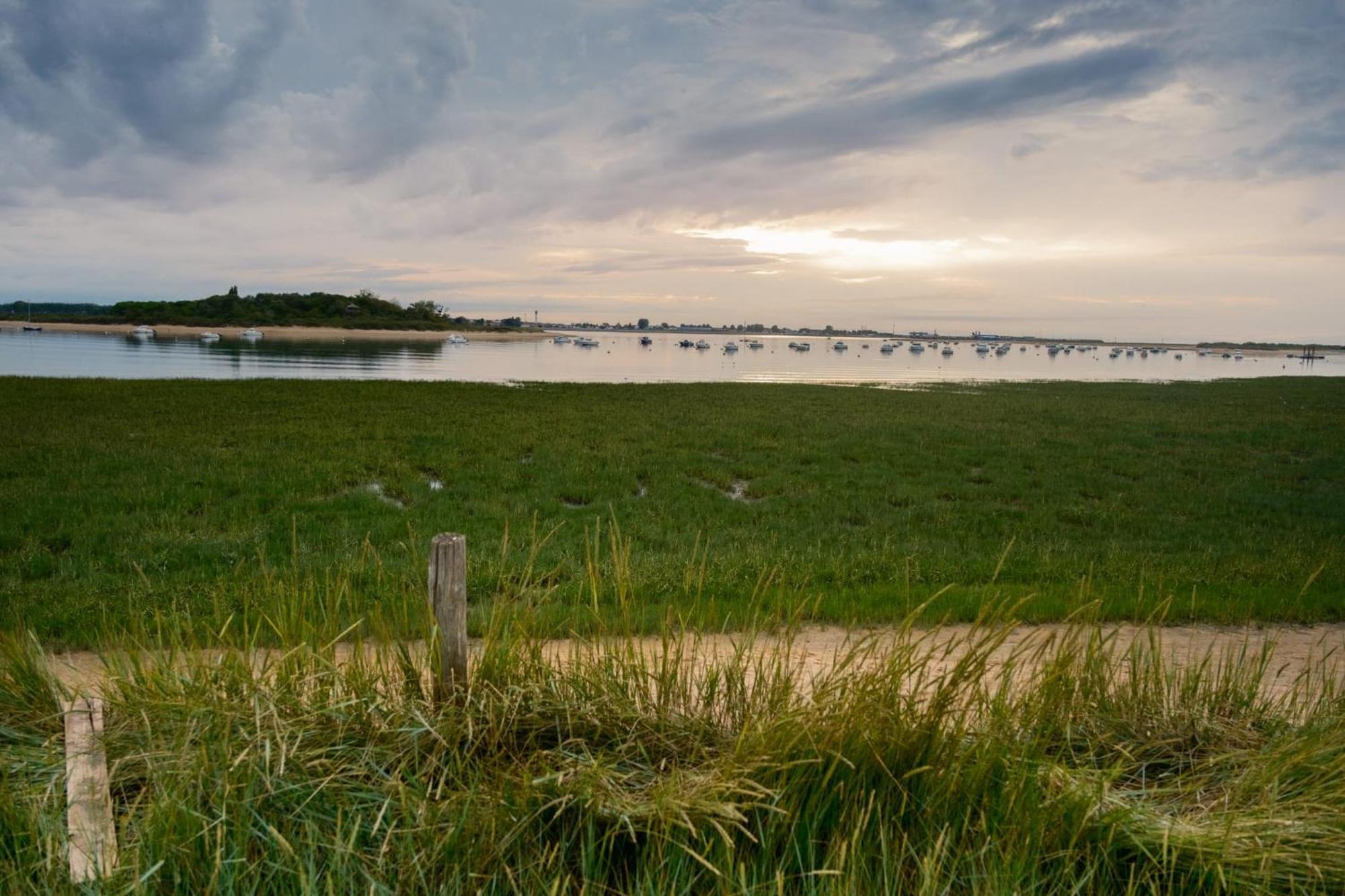 Maison Neuve Proche Plage Avec Parking Gratuit Et Prive A 5 Min Du Musee De La Batterie De Merville Gonneville-en-Auge Ngoại thất bức ảnh